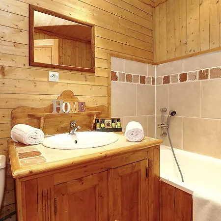 De Luxe 8 Avec Sauna Et Parking A La Tania - Fr-1-575-232